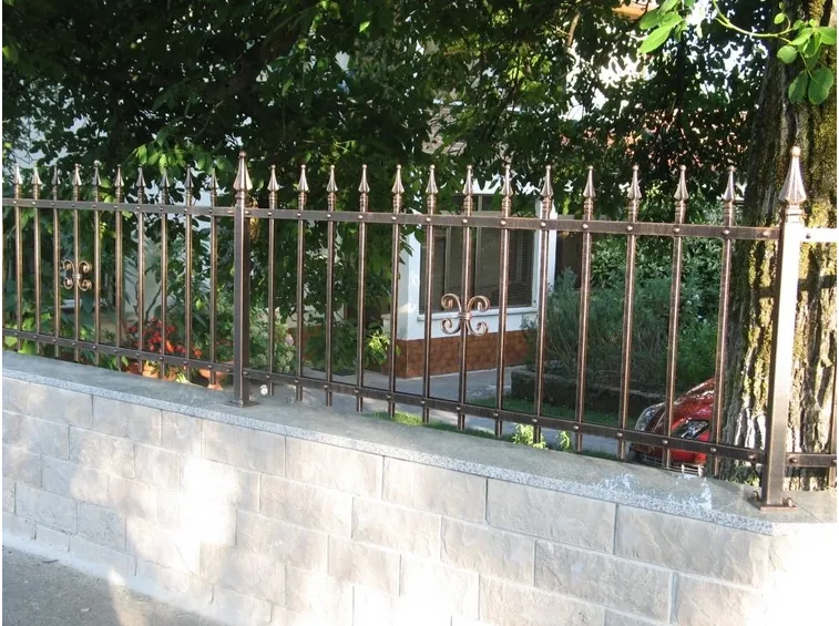 Recinzione in ferro battuto