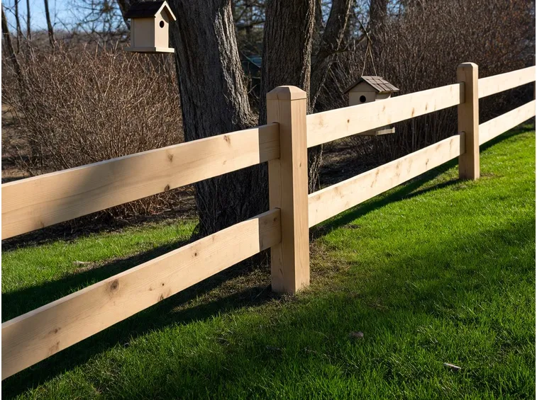 Semplice steccato in legno