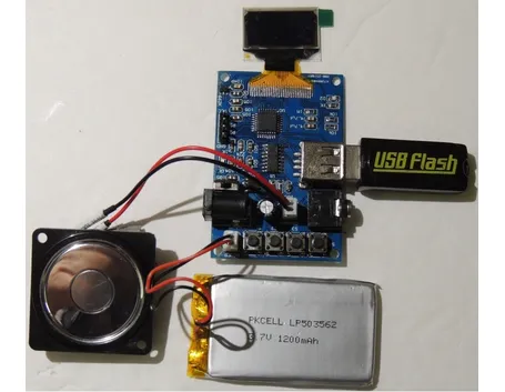 Piccolo computer assemblato con un kit elettronica fai da te