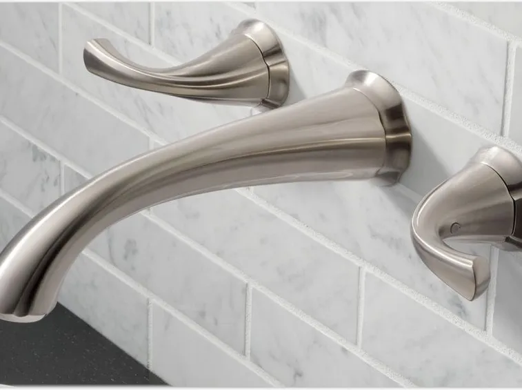 Rubinetto a muro vasca da bagno