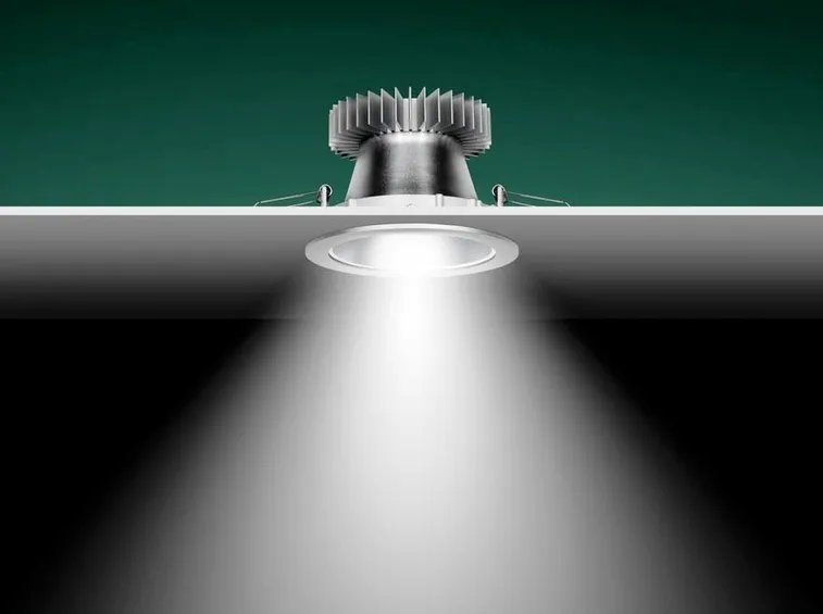 installazione faretto a LED a incasso