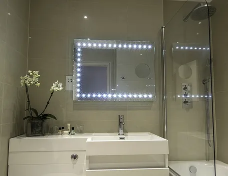 Illuminazione da bagno allo specchio