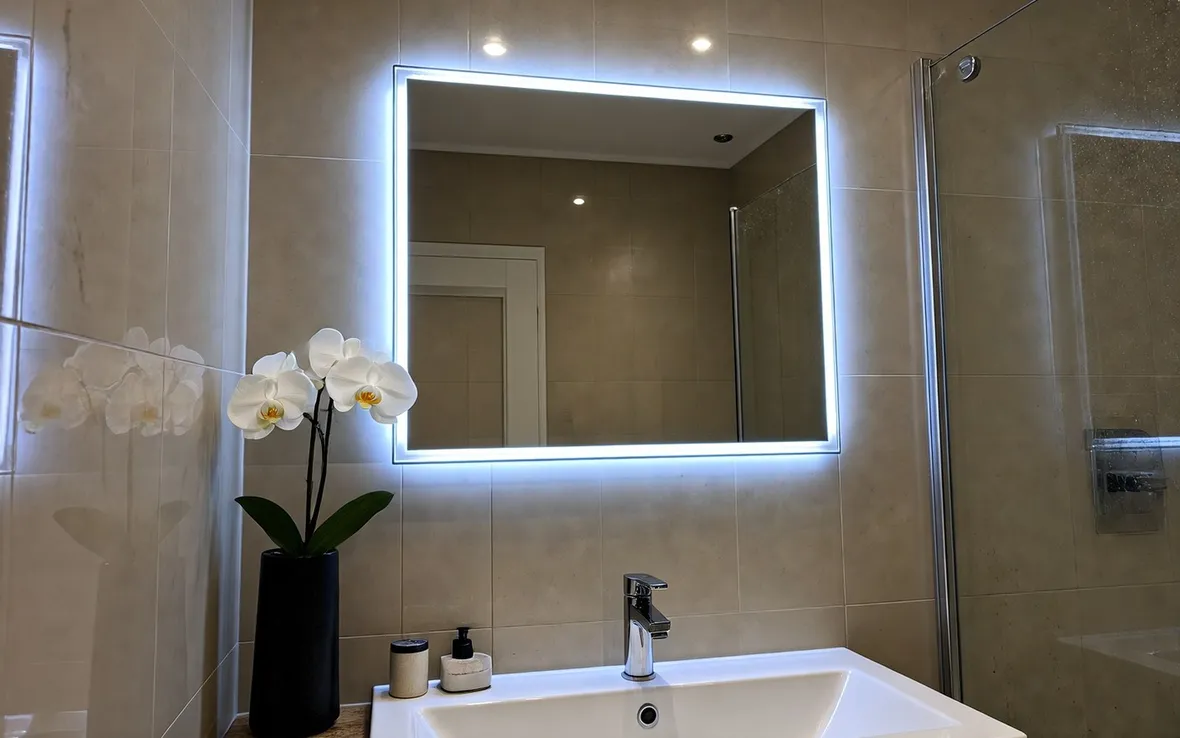 Illuminazione da bagno allo specchio