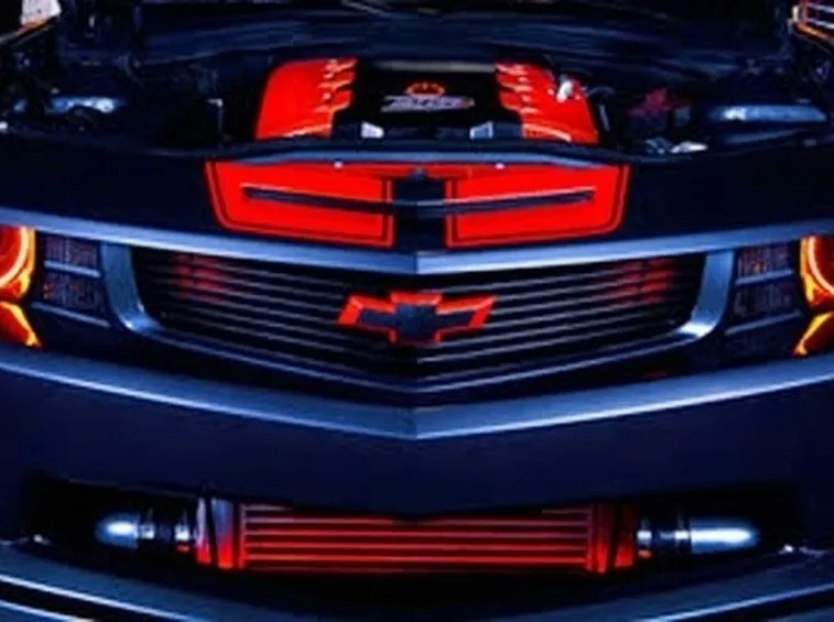 Auto con luci a LED colorate