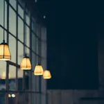 Fila di lampadari
