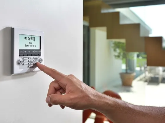 controllo sistema di allarme
