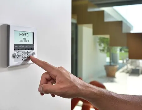 controllo sistema di allarme