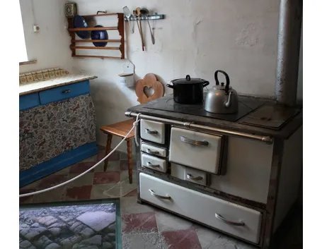 Cucina a legna di vecchia generazione