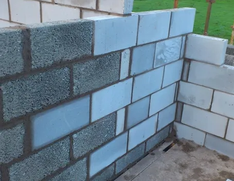 Parete di blocchi termici