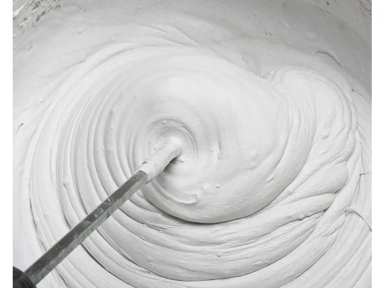 Preparazione del gesso per intonaci