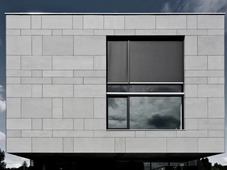 Edificio costruito con pannelli di cemento