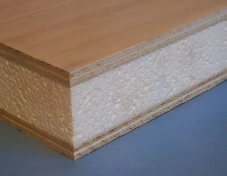 Pannello fatto di materiale isolante