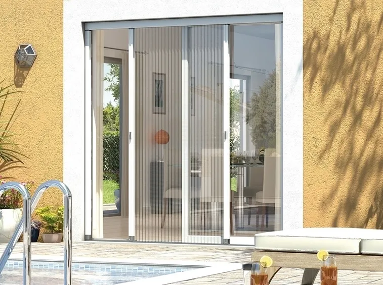 Porta con zanzariera plissè
