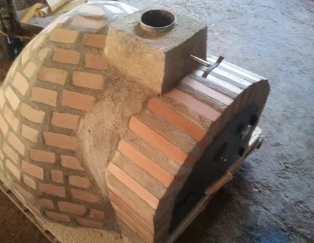 forno con mattoni refrattari