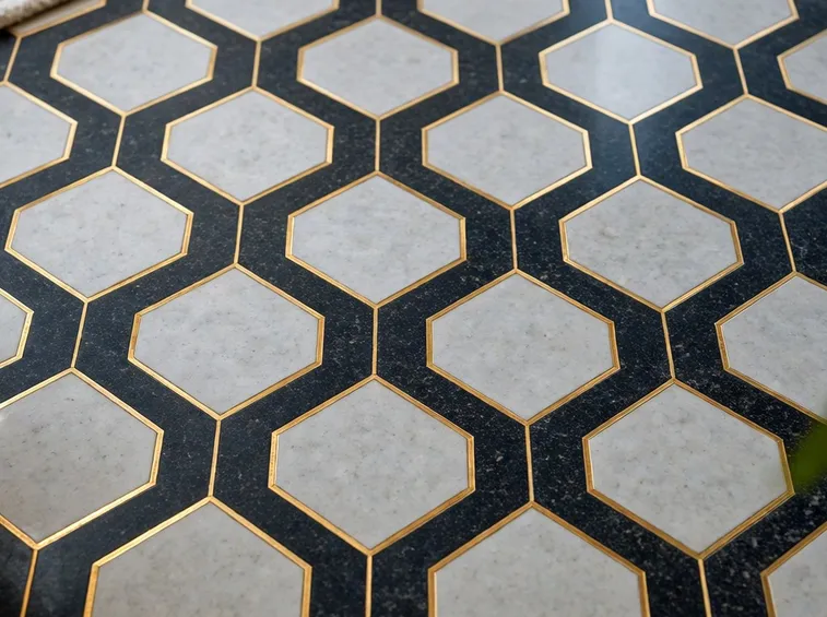 Pavimento in marmo decorato