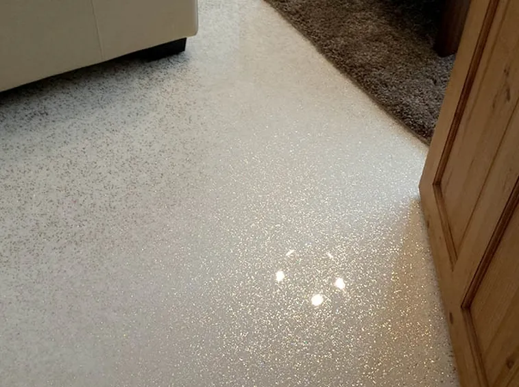Pavimento in resina con colorazione particolare