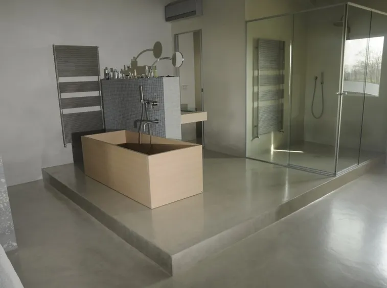 Bagno rivestito in resina