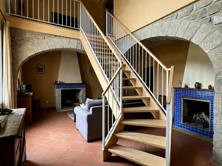 Tipica scala per soppalco in legno