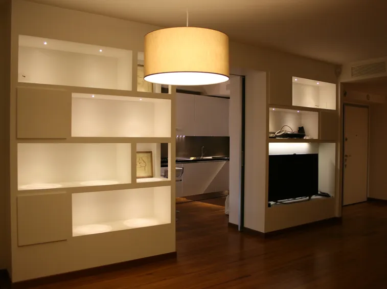 Parete-libreria in cartongesso