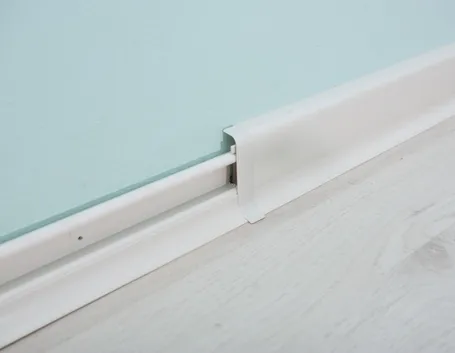 Dettaglio battiscopa in pvc