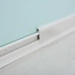 Dettaglio battiscopa in pvc