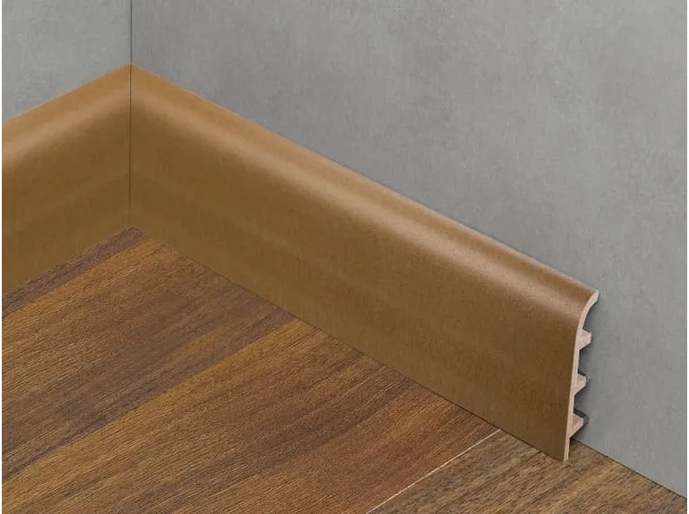 esempio di battiscopa in pvc