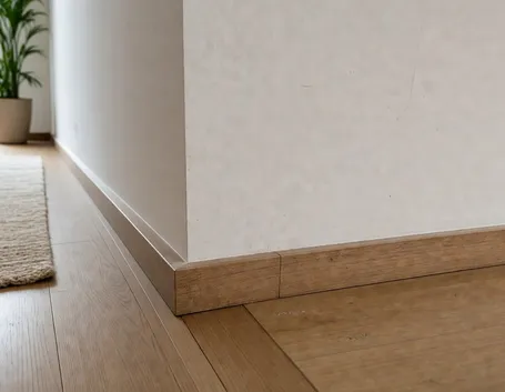 Battiscopa in parquet color legno