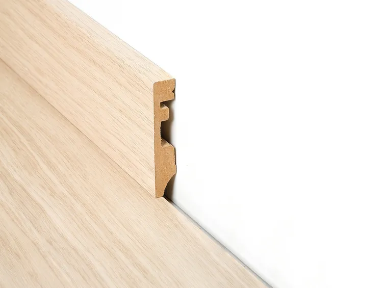 Battiscopa parquet flottante