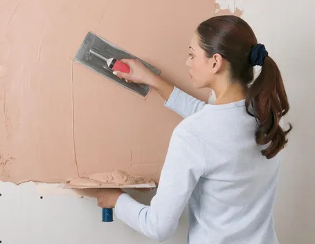 Applicazione di intonaco macroporoso