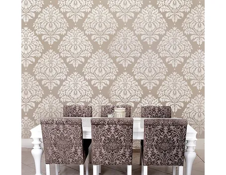 Stencil per pareti con effetto damascato