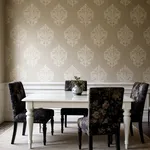 Stencil per pareti con effetto damascato