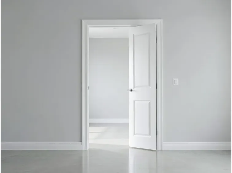 Porta in cartongesso aperta