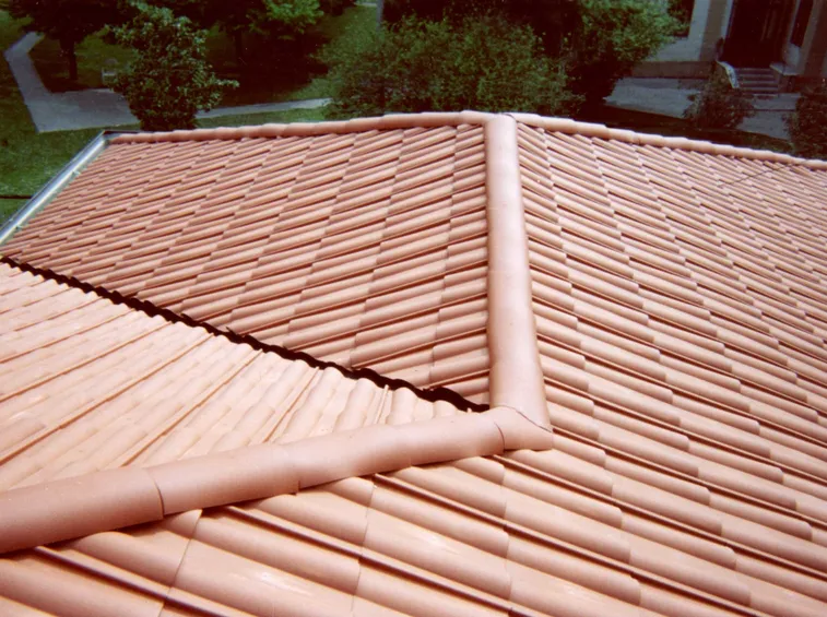 Coperture tetti in plastica