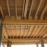 Soffitto con travi in legno
