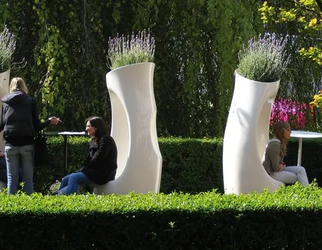 Un modello di vasi da esterno di design