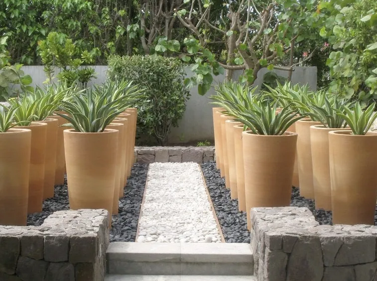 vasi da giardino in terracotta