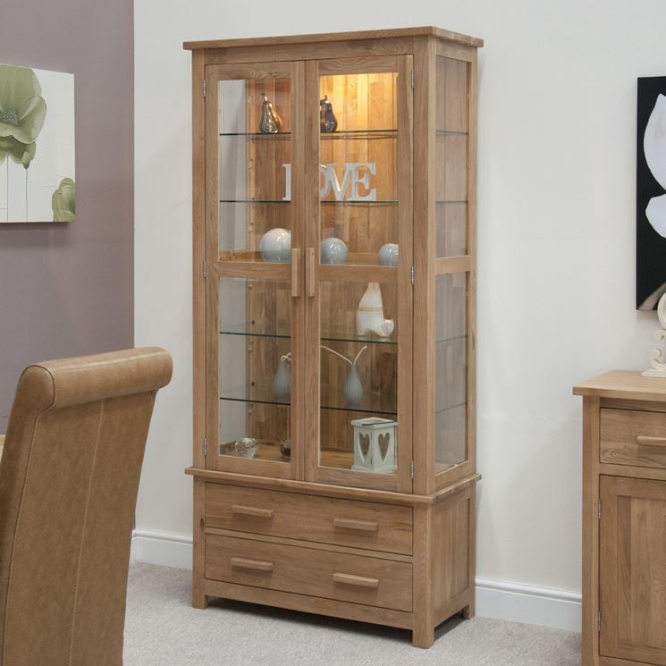 Esempio di credenza in legno