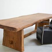 Tavolo in legno massello