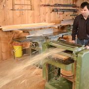 Lavorazione del legno con pialla