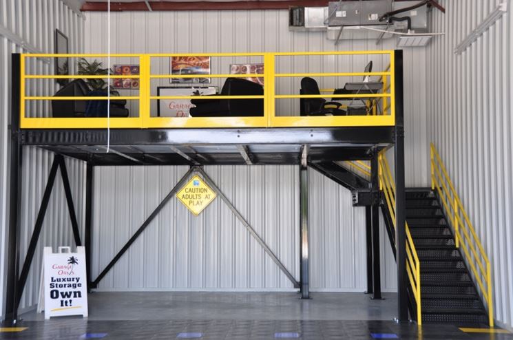 Piccolo soppalco per garage