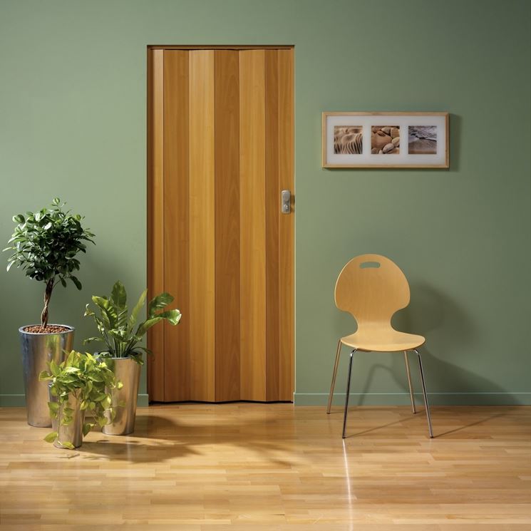 Porta a soffietto color legno