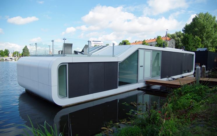 Esempio di casa galleggiante ad Amsterdam
