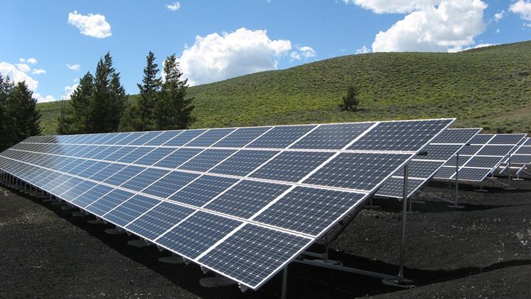 Impianto fotovoltaico terra