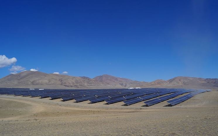 Sistema fotovoltaico a terra