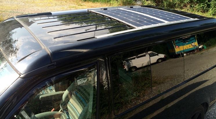 Pannelli fotovoltaici installati su camper