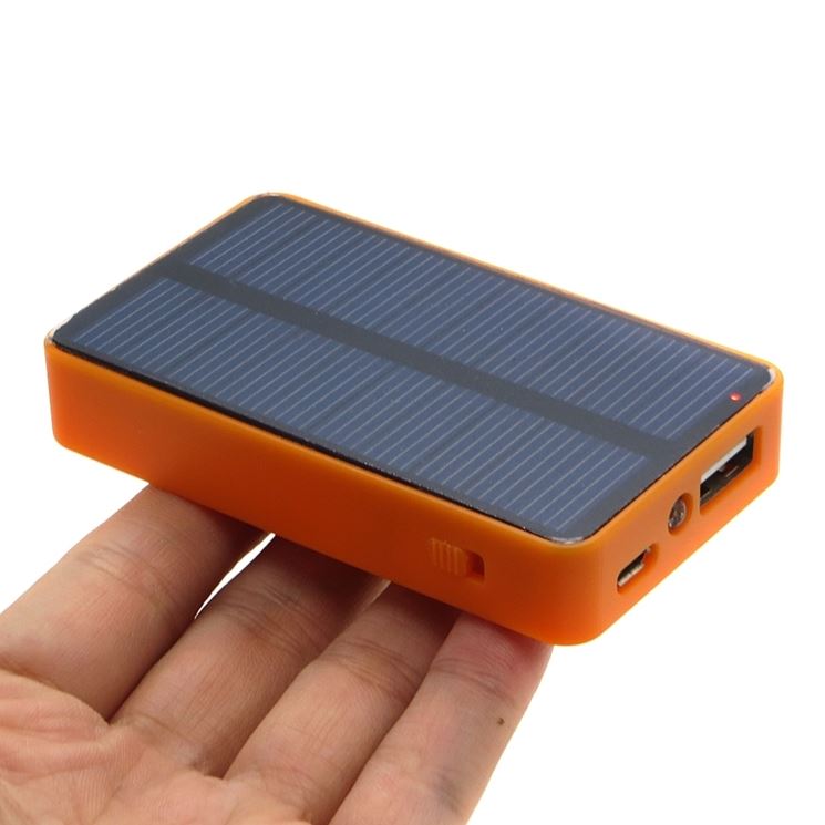 Alimentatore solare smartphone