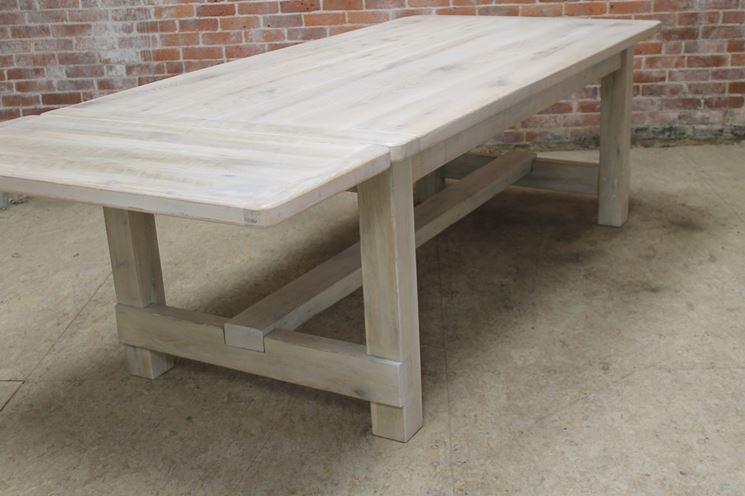 Tavolo in legno decapato