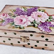 Scatola decorata con il decoupage