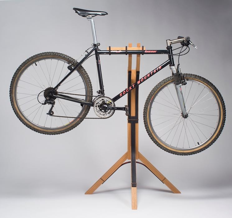 Un modello di cavalletto per bici