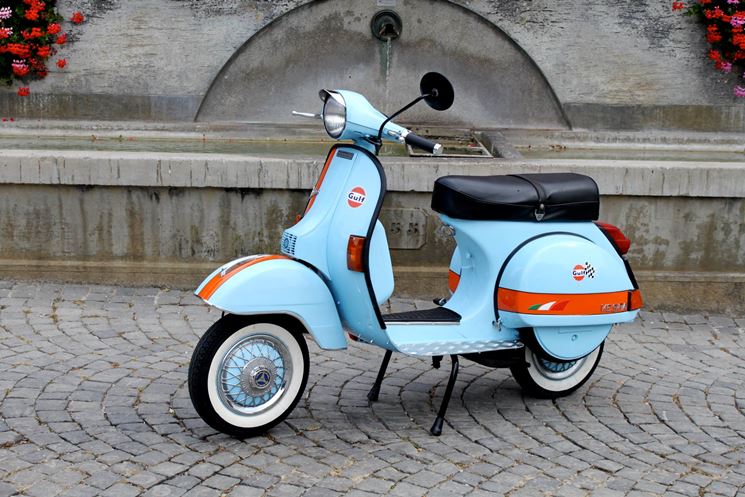 Vespa interamente restaurata